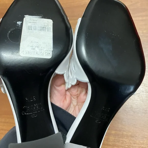 Valentino Garavani ateleir san Gallo 08 edition lasercut leather sandal  37.5 - Picture 6 of 10